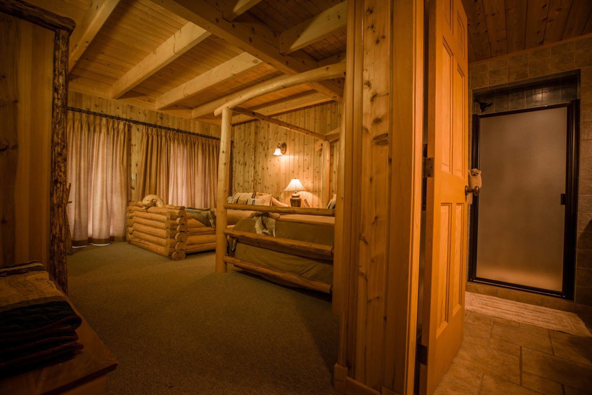 Bear Claw Lodge Kispiox Екстер'єр фото