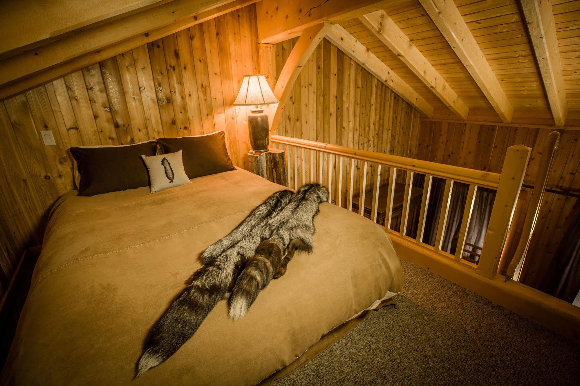 Bear Claw Lodge Kispiox Екстер'єр фото